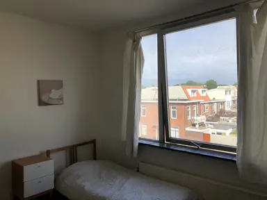 12m2 room to rent for 495€/month in Westduinweg 172A, The Hague