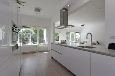 203m2 house to rent for 3900€/month in Vinkenborghlaan 18, Leidschendam