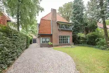 house de 177m2 à louer pour 4750€/mois à Curaçaolaan 19, Hilversum