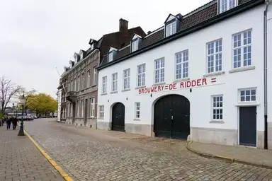 studio de 50m2 à louer pour 1650€/mois à Oeverwal, Maastricht