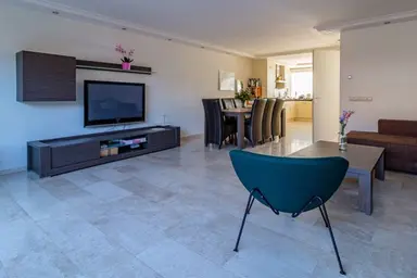 122m2 house te huur voor 8000€/maand in Marktplein, Hoofddorp
