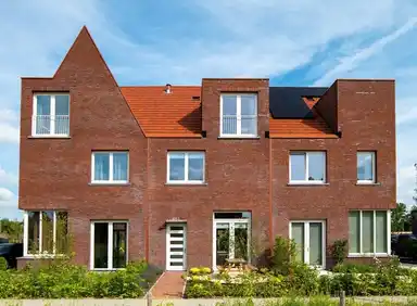185m2 house to rent for 3995€/month in Van der Duijn van Maasdamweg, Rotterdam