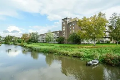 apartment de 130m2 à louer pour 1999€/mois à Jan Nieuwenhuyzenstraat, Breda