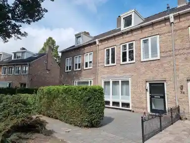 apartment de 89m2 à louer pour 2650€/mois à Meester Troelstralaan, Amstelveen