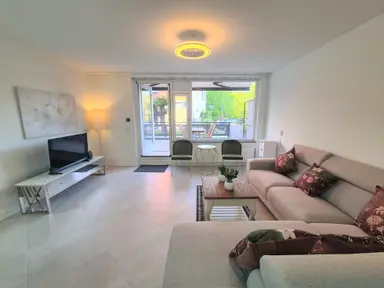 apartment de 89m2 à louer pour 3500€/mois à Parmentierweg 53, Leiden