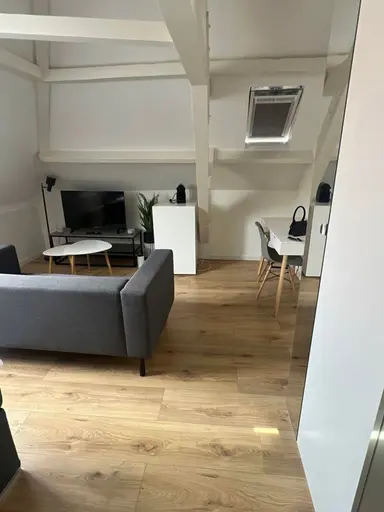 studio de 23m2 à louer pour 1087€/mois à Laan, The Hague