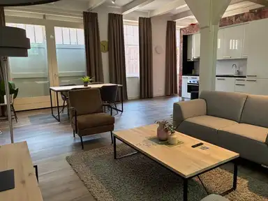 apartment de 90m2 à louer pour 1995€/mois à Noordeinde, Leiden