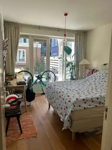 15m2 room te huur voor 850€/maand in Amstelkade, Amsterdam