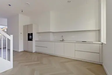 157m2 house zu vermieten für 2750€/Monat in Europalaan 523, Almere