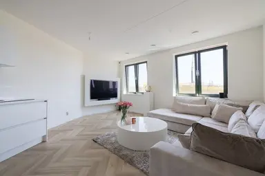 apartment de 68m2 à louer pour 1950€/mois à Kerkinilaan, Almere