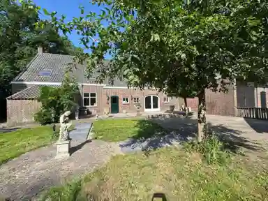 200m2 house te huur voor 3000€/maand in Heikantsestraat 39, Oosteind