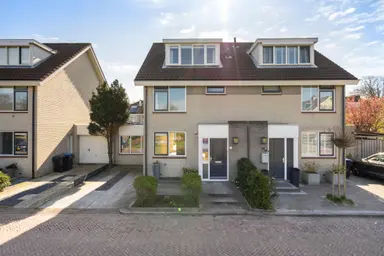 house di 171m2 in affitto a 3650€/mese a Sixlaan 96, Voorschoten