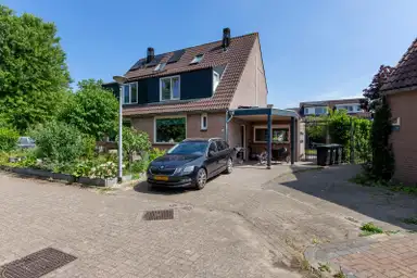 143m2 house to rent for 2500€/month in Muidergouw 55, Almere