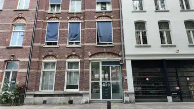 apartment de 46m2 à louer pour 1203€/mois à Hoogbrugplein, Maastricht