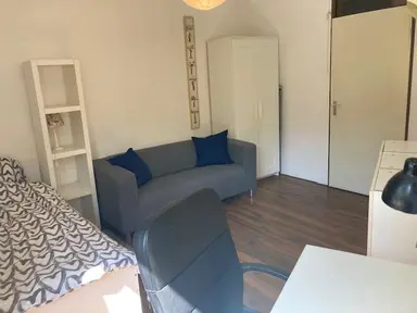 14m2 room to rent for 745€/month in Jan van Riebeekstraat 165, The Hague