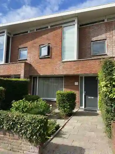 12m2 room to rent for 675€/month in Frits Diepenlaan 36, The Hague