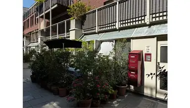 studio di 101m2 in affitto a 1185€/mese a Binnenkadijk 161, Amsterdam