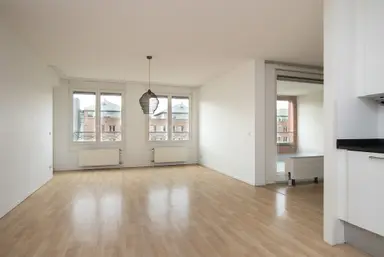 179m2 apartment to rent for 2415€/month in Sphinxlunet 35E, Maastricht