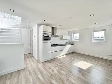 45m2 apartment te huur voor 2450€/maand in Ceintuurbaan, Amsterdam