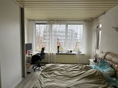 200m2 room to rent for 900€/month in Jan van Gentstraat 166, Badhoevedorp