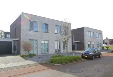 95m2 house to rent for 1195€/month in Schout van Heeckerenring 32, Heerlen