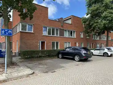 100m2 house to rent for 2095€/month in Oliemolen, Delft