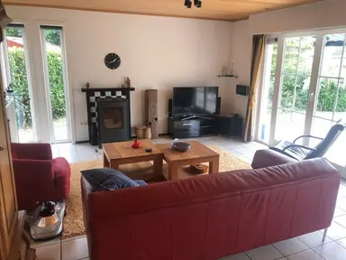 139m2 house to rent for 1400€/month in Spui 9, Axel