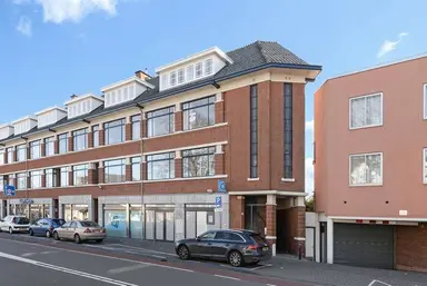 137m2 apartment to rent for 2000€/month in Parkweg 26A, Voorburg