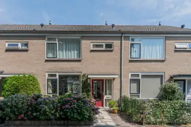 117m2 house to rent for 2100€/month in Menno Simonszhof 47, Hilversum
