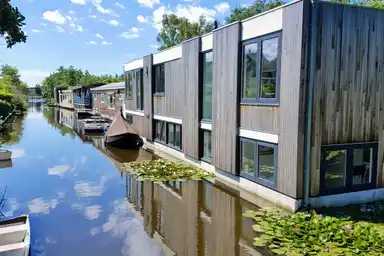 150m2 house zu vermieten für 3750€/Monat in Westzijderveld 101-ROOD, Zaandam
