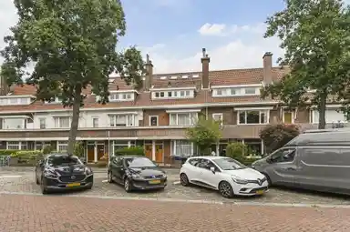 105m2 apartment to rent for 1650€/month in Koningin Wilhelminalaan 81, Voorburg