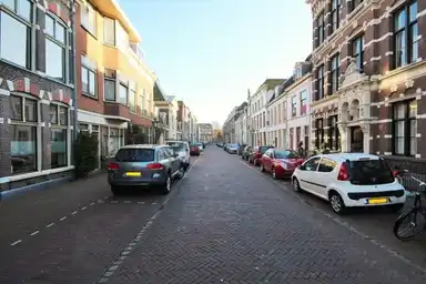 apartment de 100m2 à louer pour 2315€/mois à Langebrug, Leiden