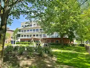 apartment de 72m2 à louer pour 2375€/mois à President Kennedyplantsoen 23, Amsterdam