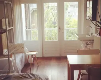 room 20τ.μ. προς ενοικίαση για 1000€/μήνα στην περιοχή Van Hallstraat, Amsterdam