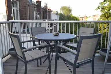 apartment de 80m2 à louer pour 2750€/mois à Van Baerlestraat, Amsterdam