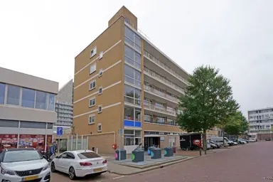109m2 apartment to rent for 1725€/month in Bucaillestraat 28, Voorburg