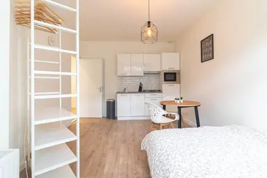 room 72τ.μ. προς ενοικίαση για 651€/μήνα στην περιοχή Goeverneurlaan 74, The Hague