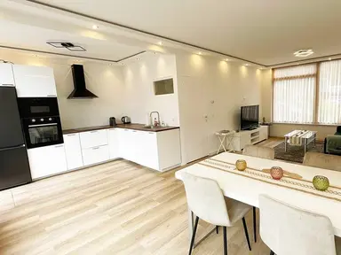 house di 113m2 in affitto a 2500€/mese a Sloppenbrugge 1435, Rijsenhout