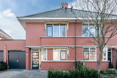 house di 165m2 in affitto a 3400€/mese a Middelgeestlaan 18, Voorschoten