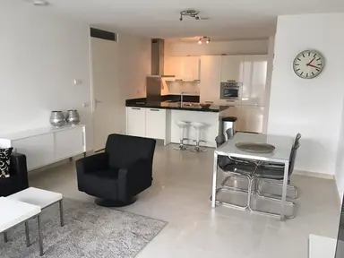 90m2 apartment to rent for 2900€/month in Kruisplein, Rotterdam