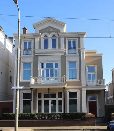 127m2 apartment to rent for 1950€/month in Gevers Deynootweg 25B, The Hague