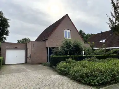 239m2 house te huur voor 3250€/maand in De Hoekakker 21, Riethoven