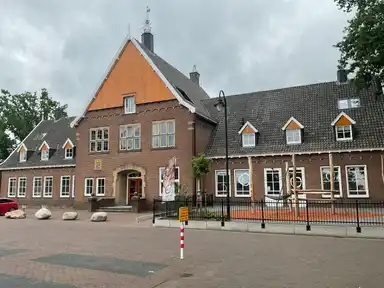 136m2 apartment to rent for 1673.68€/month in Burgemeester Scholtensplein 11, Weerselo