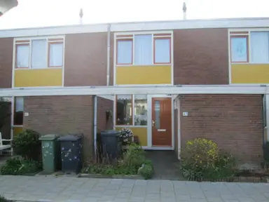 77m2 house to rent for 734.48€/month in Wachterstraat 12, Zaandam