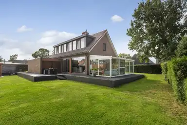 190m2 house te huur voor 2100€/maand in Provincialeweg, Oosteind