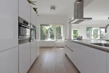 203m2 house te huur voor 3600€/maand in Vinkenborghlaan 18, Leidschendam