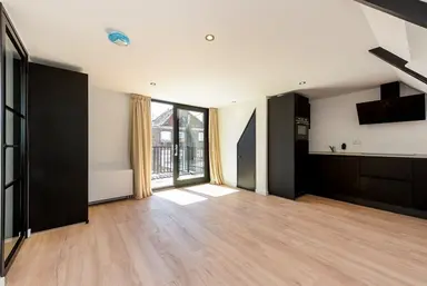 58m2 apartment to rent for 1531€/month in Binnenwatersloot, Delft