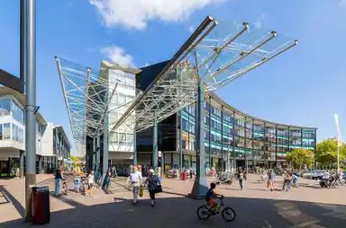 apartment de 83m2 à louer pour 926€/mois à Van Eesterenplein 116, Dordrecht