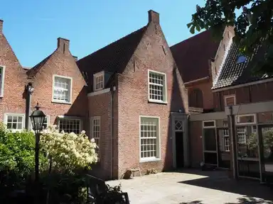 house de 94m2 à louer pour 2040€/mois à Elisabeth Gasthuishof, Leiden