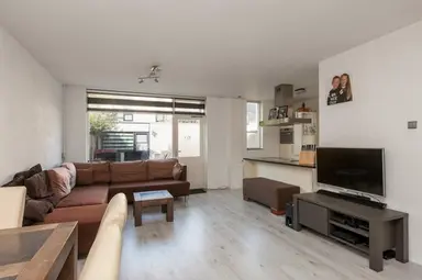 85m2 house to rent for 2195€/month in Tromsödreef, Rotterdam